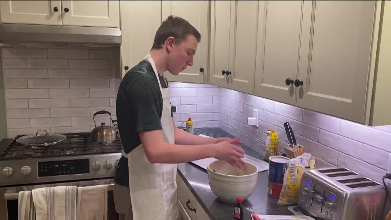 Green Wave Baking Ep 4 - Oatmeal Chocolate Chip Cookies